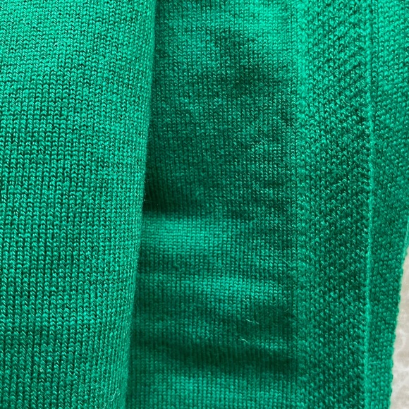 Kate Hewko Green oversized v neck sweater - Picture 6 of 6